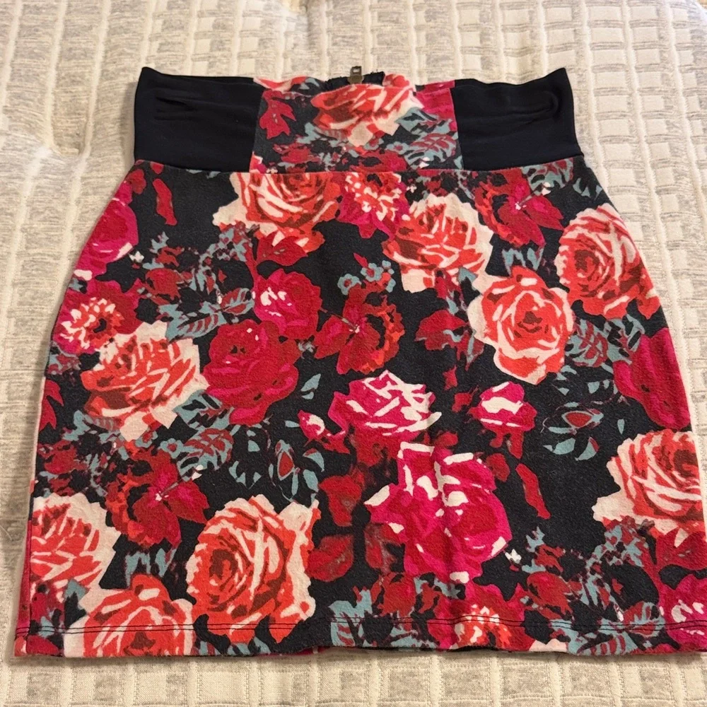 Floral Print Women's Skirt Set - Picture 2 of 7